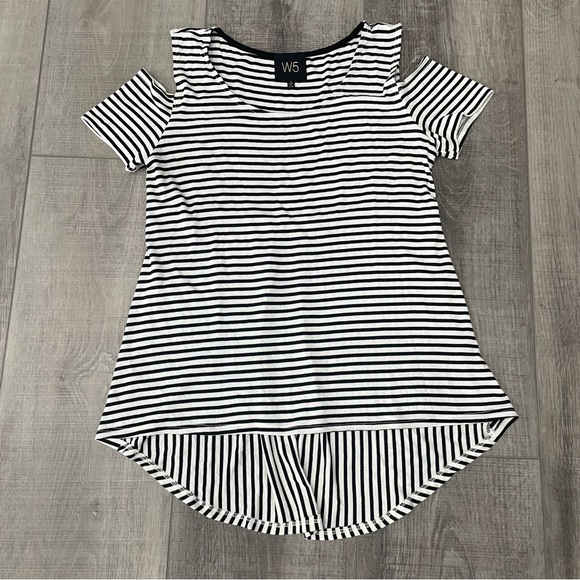 W5 butter soft peekaboo shoulder tee - Picture 1 of 5